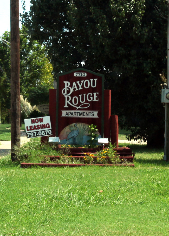 Bayou Rouge Apartments in Shreveport, LA - Foto de edificio - Building Photo