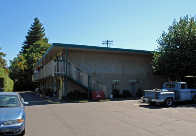 Autumn Glen Apartments in Springfield, OR - Building Photo - Building Photo