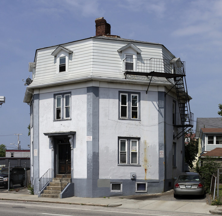 63 Elmwood Ave in Providence, RI - Building Photo