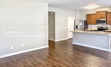 215 Village Springs Dr in Madison, AL - Building Photo - Building Photo