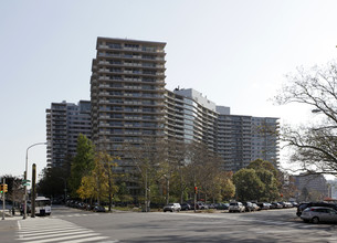 The Philadelphian Condominiums in Philadelphia, PA - Building Photo - Building Photo