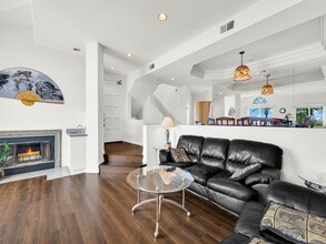 6451 Zuma View Pl in Malibu, CA - Building Photo - Building Photo