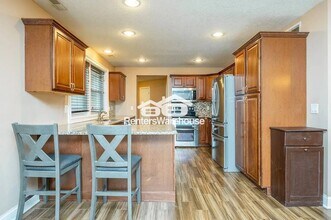4070 NE Alice's Rd in Clive, IA - Building Photo - Building Photo
