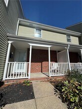 62 Memorial Blvd in Newport, RI - Building Photo - Building Photo