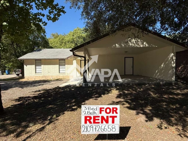 4103 Family Tree Dr in San Antonio, TX - Building Photo - Building Photo