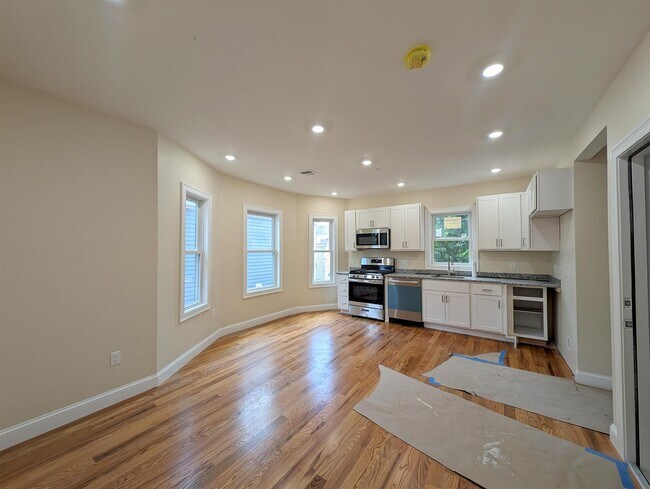 22 Holyoke Rd, Unit 2