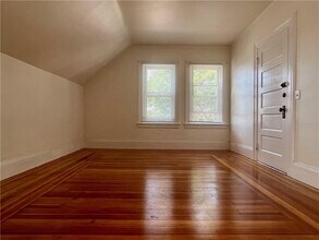 38 Georgia Ave-Unit -3 in Providence, RI - Building Photo - Building Photo