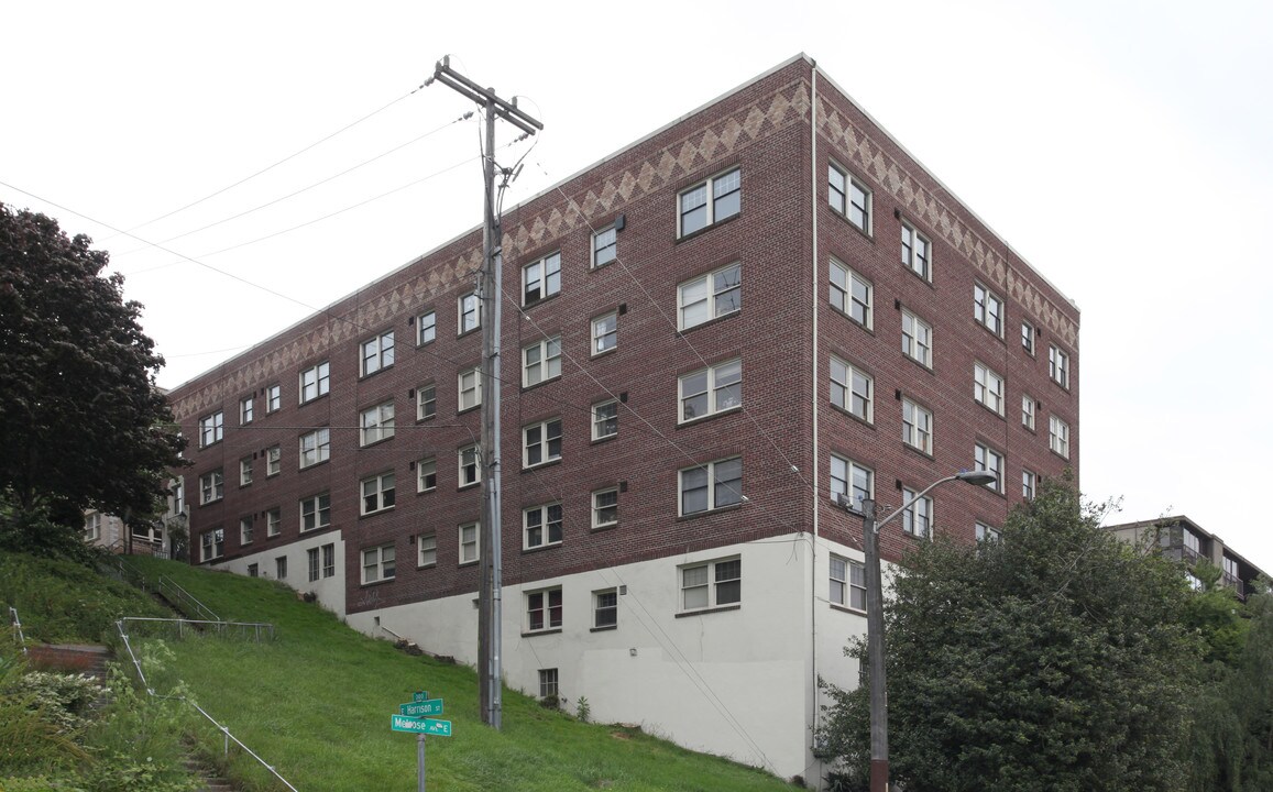 St.Ingbert Apartments in Seattle, WA - Foto de edificio