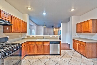 8495 Cerritos Ct in Las Vegas, NV - Building Photo - Building Photo