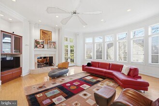 8537 Rapley Preserve Cir in Potomac, MD - Building Photo - Building Photo