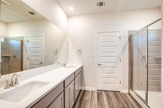 107 Greenspire Downs Dr in Hutto, TX - Building Photo - Building Photo