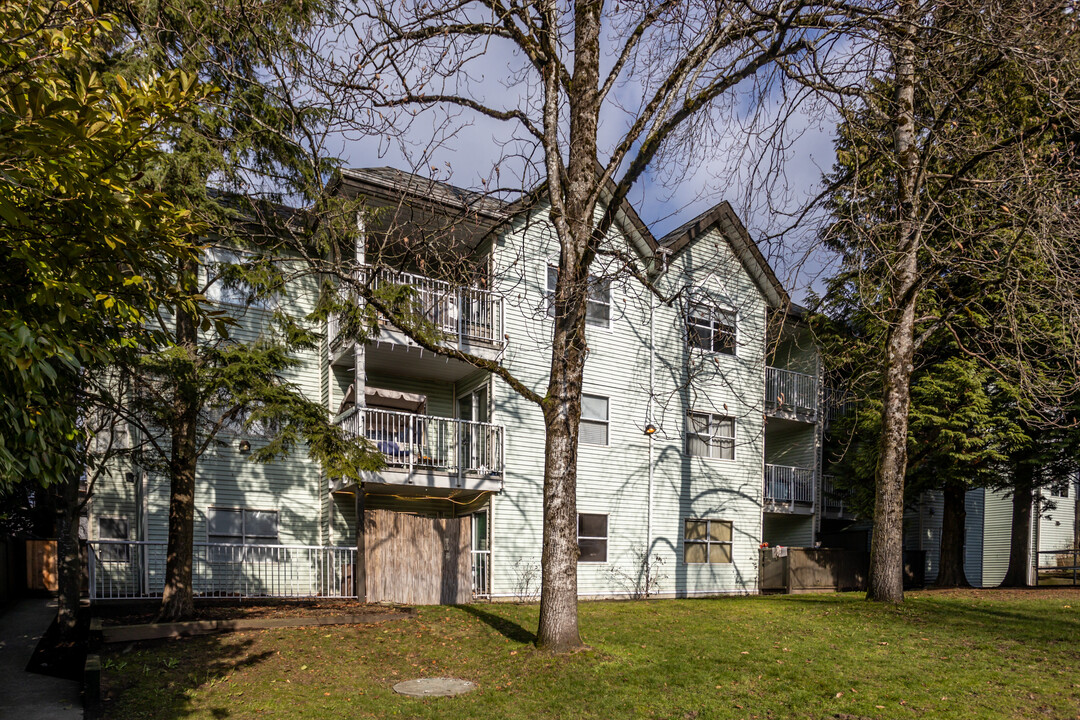 1823 Pender St E in Vancouver, BC - Building Photo