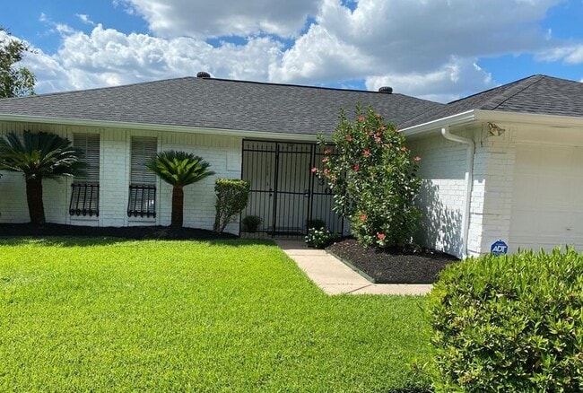 1430 Kenforest Dr in Missouri City, TX - Building Photo - Building Photo