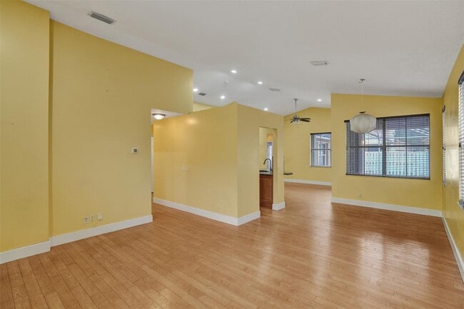 839 Falling Water Rd in Weston, FL - Building Photo - Building Photo