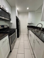 10911 Rochester Ave in Los Angeles, CA - Building Photo