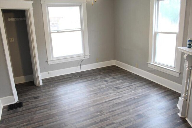 142 N Lancaster St in Athens, OH - Building Photo - Building Photo