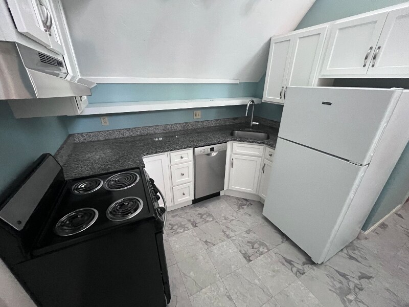 410 N State St in Concord, NH - Building Photo