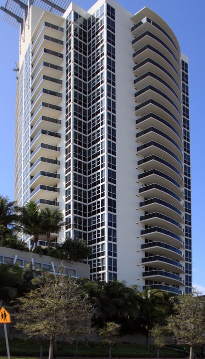 Murano Grand in Miami Beach, FL - Building Photo