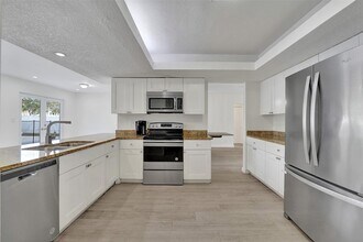 4001 N 41st Ct in Hollywood, FL - Foto de edificio - Building Photo