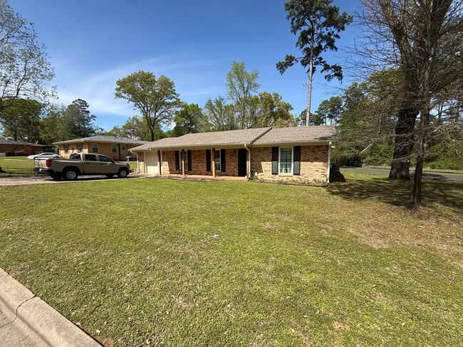 213 Lafayette Blvd in Gladewater, TX - Building Photo - Building Photo