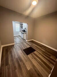 343 S Monroe St photo'