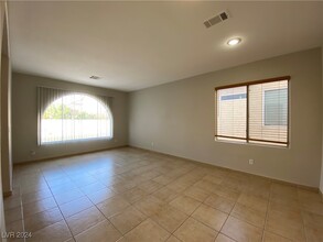 1405 Herring Run Ave in Las Vegas, NV - Building Photo - Building Photo