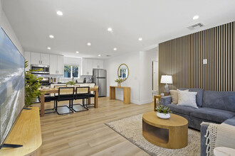 7421 Nestle Ave, Unit 7423 ADU in Reseda, CA - Foto de edificio - Building Photo