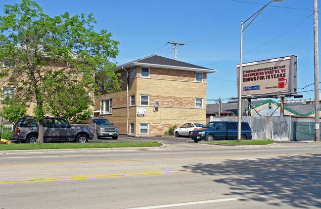 1730 N 1st Ave in Melrose Park, IL - Foto de edificio - Building Photo