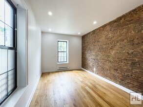 EASTERN PARKWAY / Spacious 4-Bed, 3-Bath D in Brooklyn, NY - Building Photo - Building Photo
