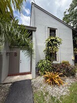 10661 SW 113th Pl in Miami, FL - Building Photo