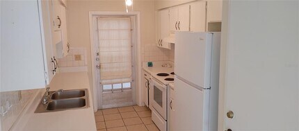 5632 13th St in Zephyrhills, FL - Building Photo - Building Photo