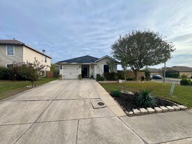 6947 Lunar Way in Converse, TX - Building Photo