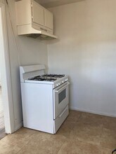 824 E Main St in Santa Paula, CA - Building Photo - Building Photo