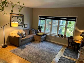 4128 N Lincoln Ave, Unit 2R in Chicago, IL - Building Photo - Building Photo