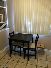 6830 N Ozark Ave in Chicago, IL - Building Photo - Building Photo