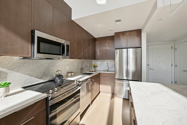 property at 14 Lincoln Pl