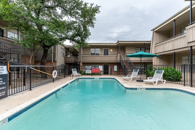 Arbor Park Apartments in Hurst, TX - Building Photo - Building Photo