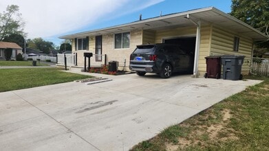 1323 Essex Dr in Lima, OH - Building Photo - Building Photo