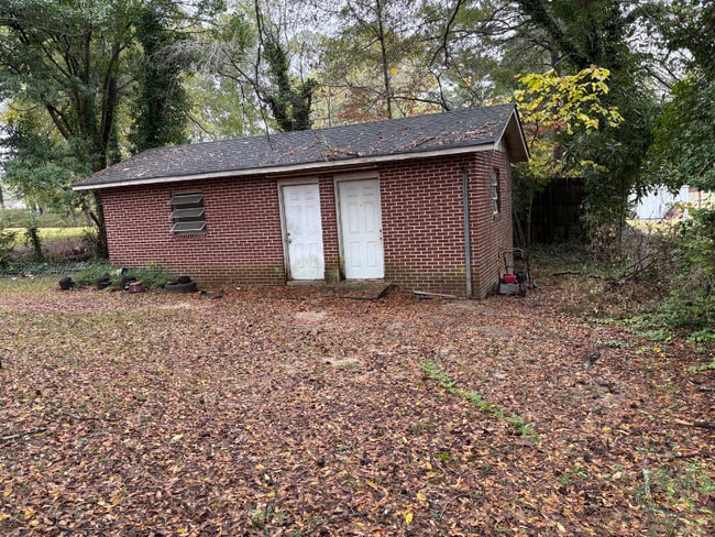 131 Pine Cir in Winder, GA - Foto de edificio - Building Photo