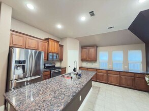 521 Eastbrook Dr in Anna, TX - Foto de edificio - Building Photo