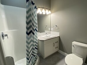 1200 Strathmore St in Nanaimo, BC - Building Photo - Building Photo