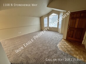 1108 N Stonehenge Way in Meridian, ID - Building Photo - Building Photo