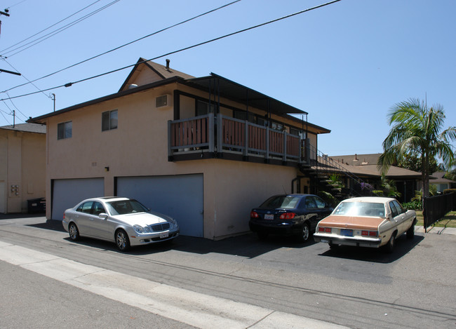 7631 Amazon Dr in Huntington Beach, CA - Building Photo - Building Photo