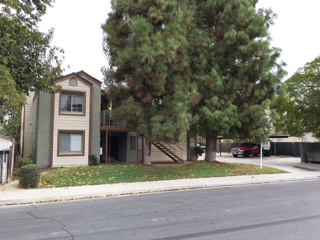 3622 K St in Bakersfield, CA - Foto de edificio - Building Photo