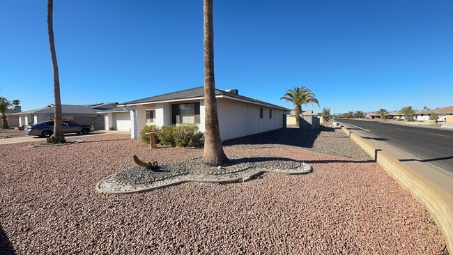 12402 W Allegro Dr in Sun City West, AZ - Building Photo - Building Photo