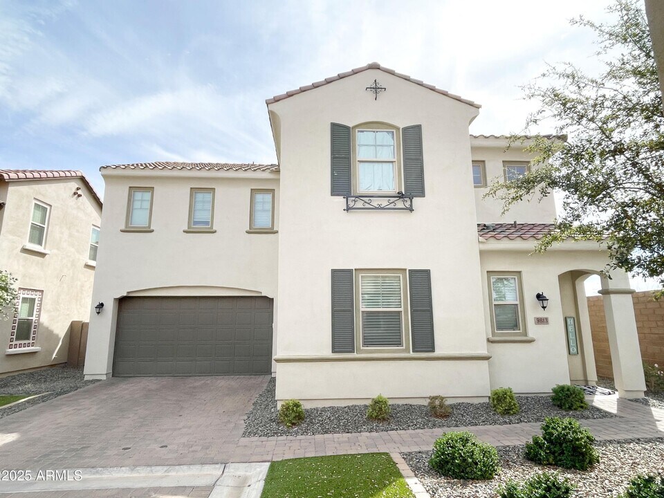 9813 E Kinetic Dr in Mesa, AZ - Building Photo