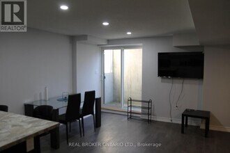 31 Swordfish Dr in Whitby, ON - Building Photo - Building Photo