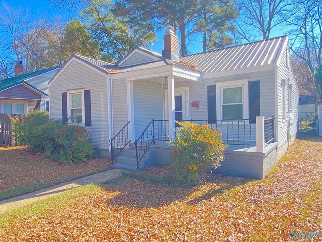 property at 2415 Bonita Dr SW