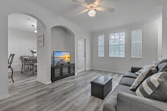10075 Gate Pkwy N in Jacksonville, FL - Building Photo - Building Photo