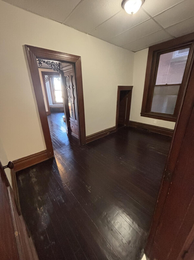 71 Main St, Unit 1st Floor Front in Seven Valleys, PA - Foto de edificio - Building Photo
